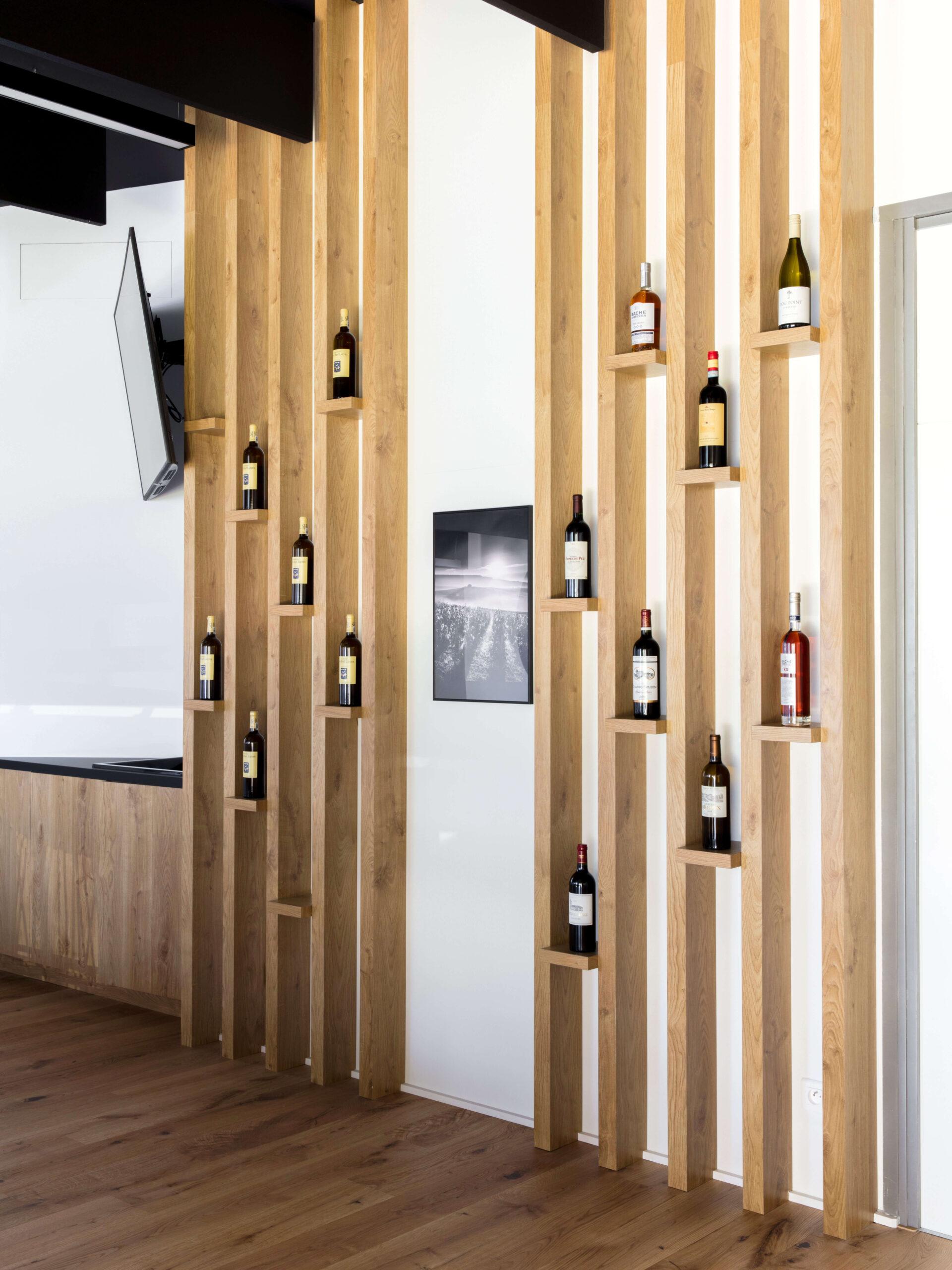 menuiserie-bois-présentoir-à-bouteille-Bordeaux Menuiserie bois du présentoir à bouteille Bordeaux